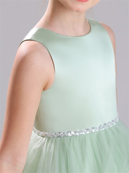 A-Linie ärmelloses Tüll bodenlanges Satin Blumenmädchenkleid mit Schleifenknoten