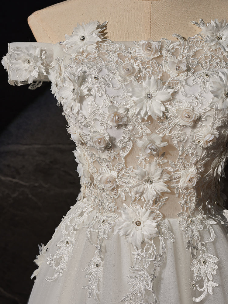 Elfenbeinfarbenes schulterfreies, langes Brautkleider mit Blumenapplikationen