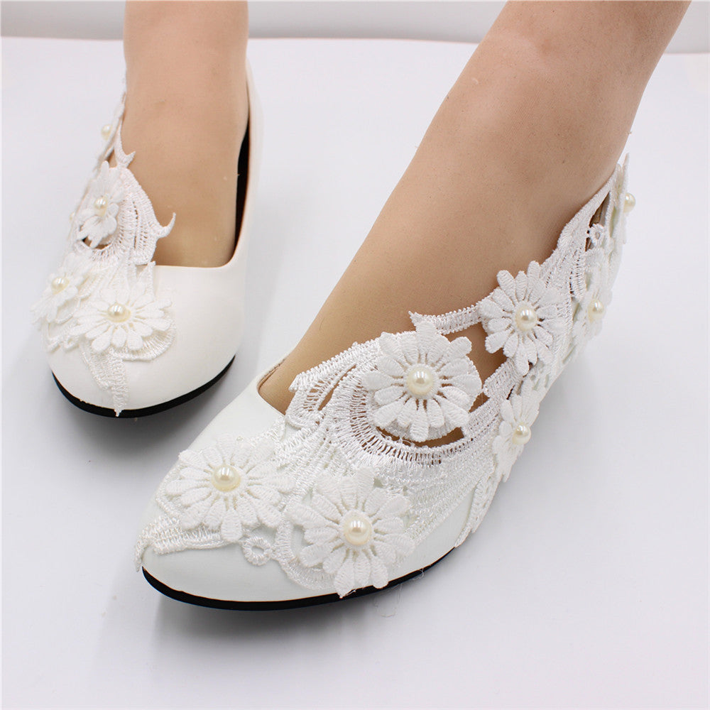 Wunderschöne Spitze Blume Perle verschönert Hochzeit Schuhe