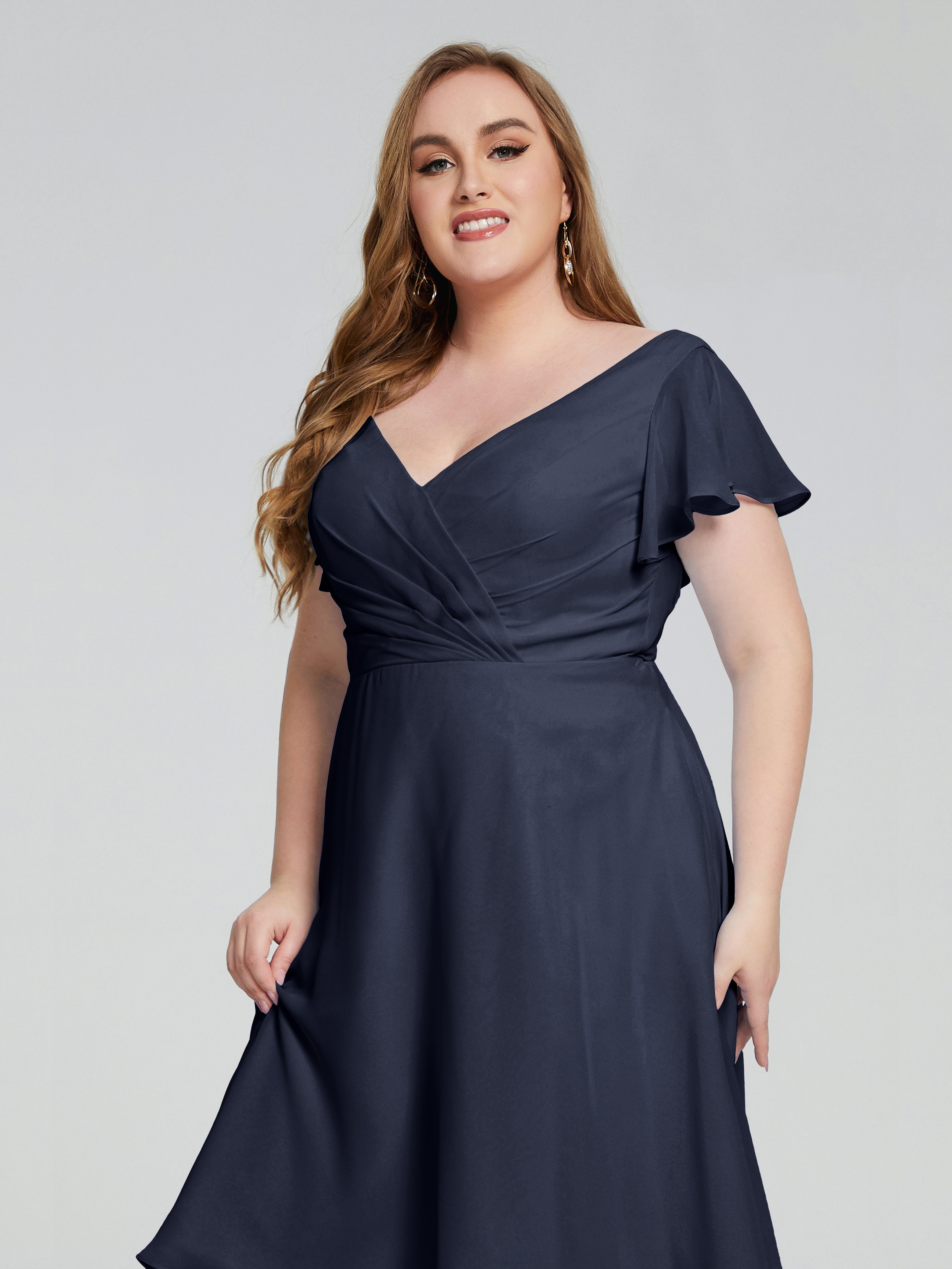 Alina Kurze Ärmel Chiffon Brautjungfernkleider in Übergröße