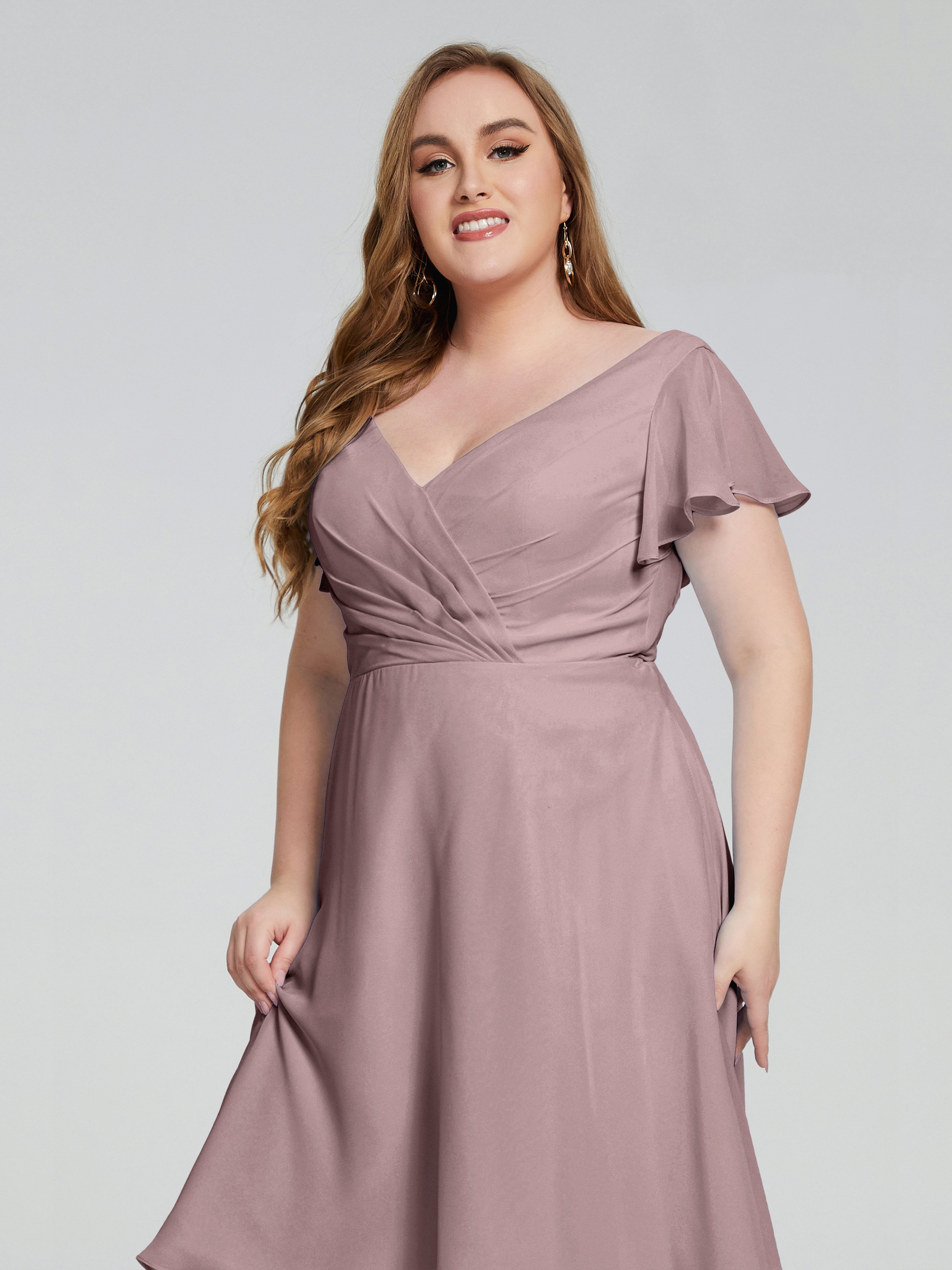 Alina Kurze Ärmel Chiffon Brautjungfernkleider in Übergröße