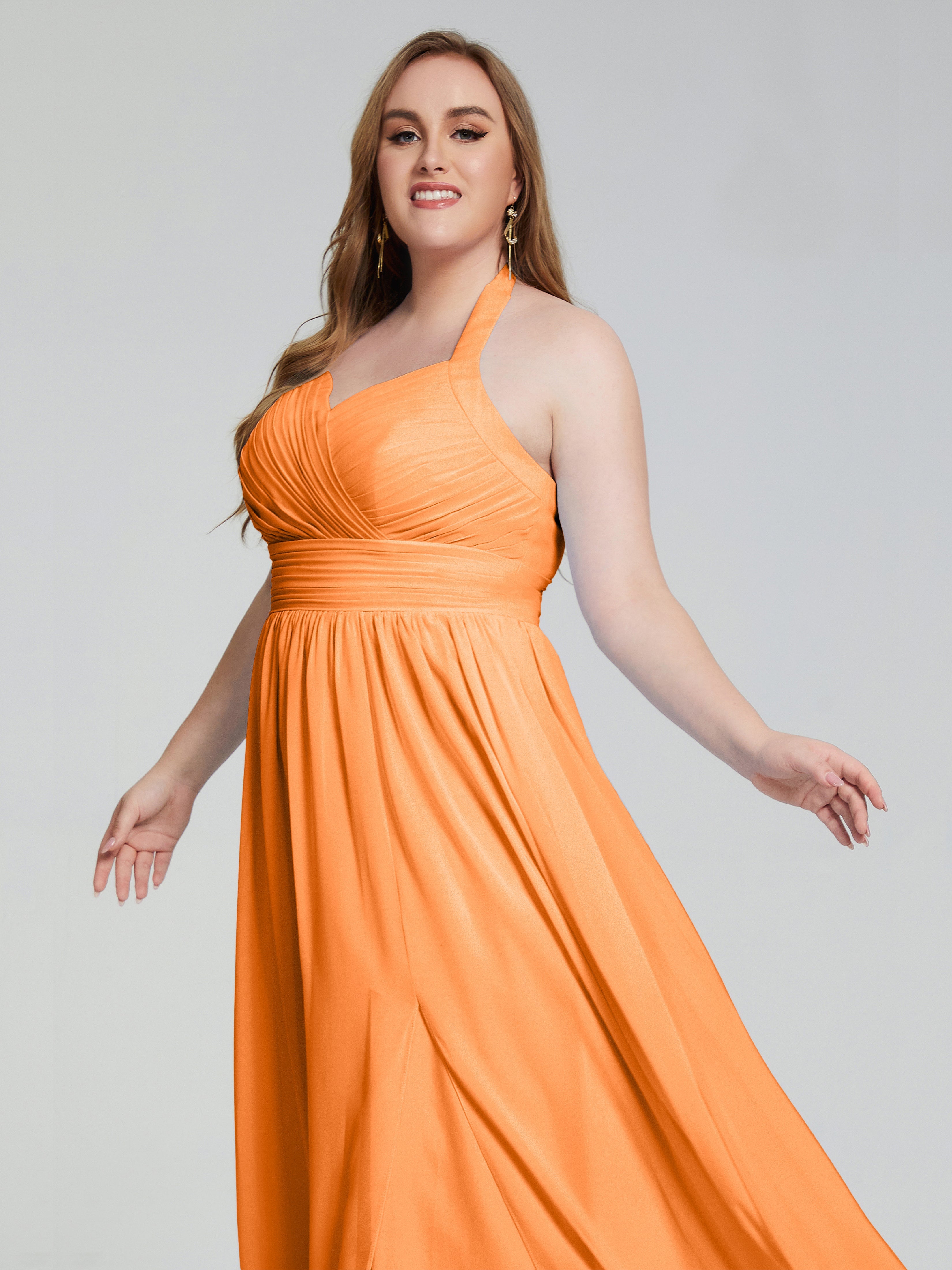 Presley Neckholder Bodenlange Brautjungfernkleider in Übergröße mit Schlitz