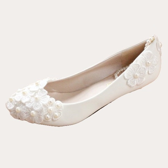 Elegante Perle Kleine weiße Blume Hochzeit Schuhe