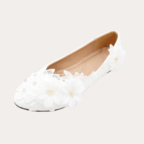 Reines Weiß Lily Lace Leaf Diamante verschönert Hochzeit Schuhe