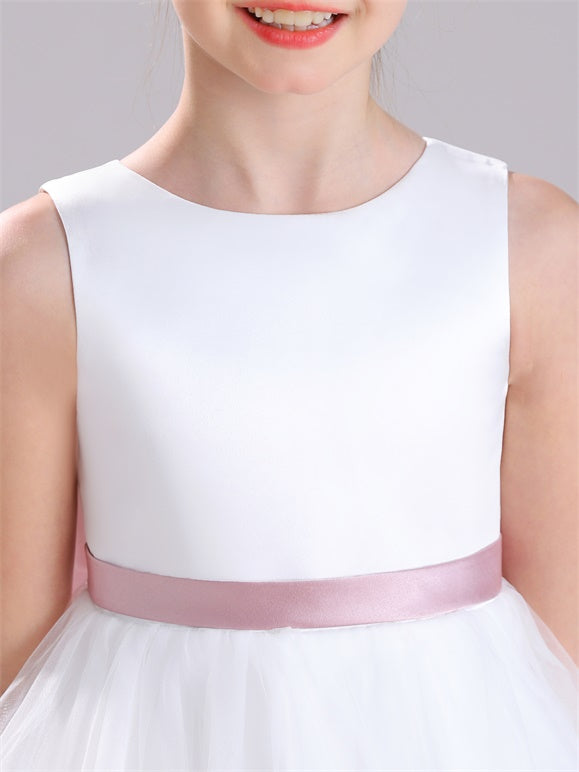 A-Linie Rundhalsausschnitt ärmelloses Tee Länge Satin Blumenmädchen Kleid mit Bowknot