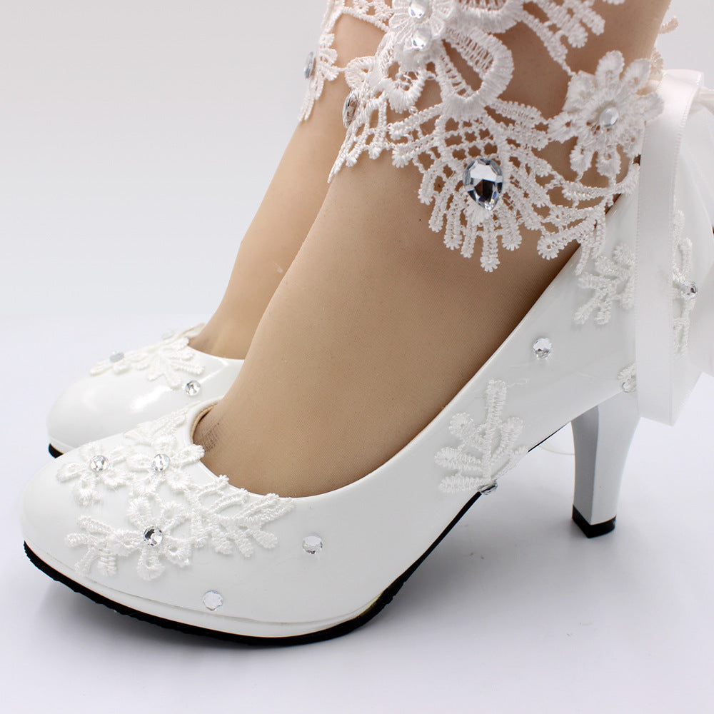 Wunderschöne Spitze Riemen Diamante verschönert Hochzeit Schuhe