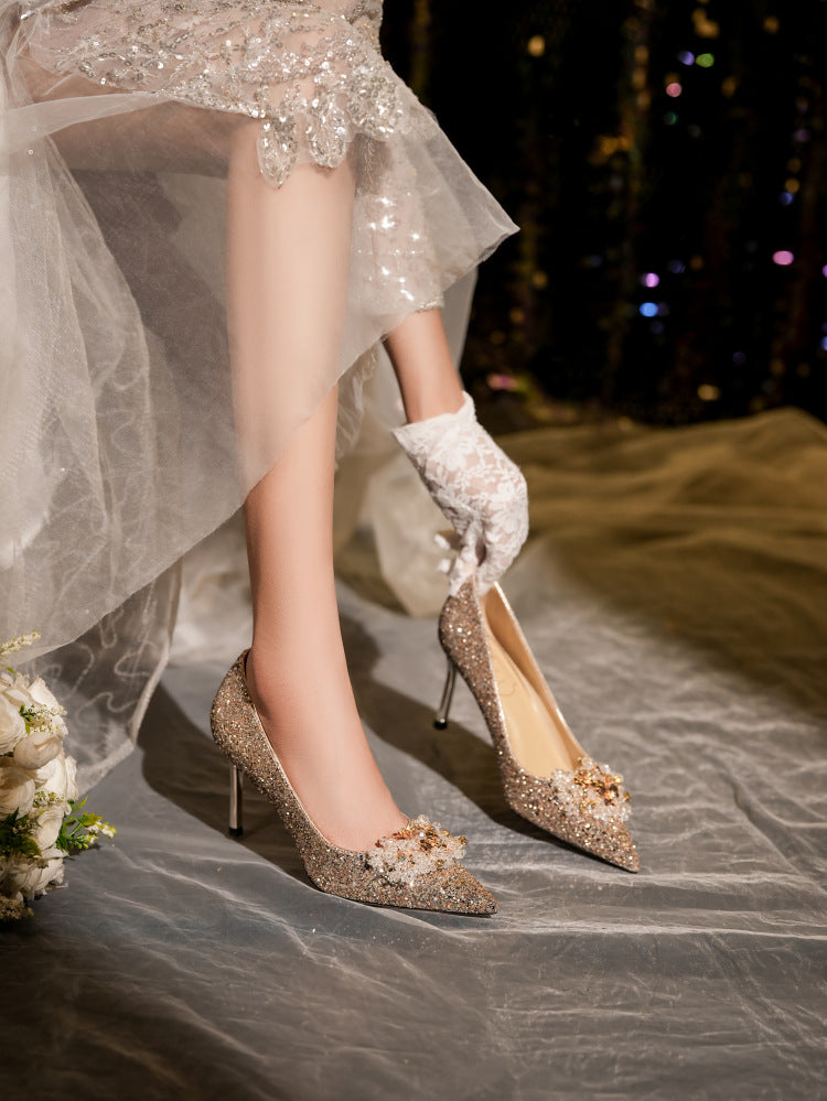 High Heels mit transparente Perlenblumen Hochzeitsschuhe