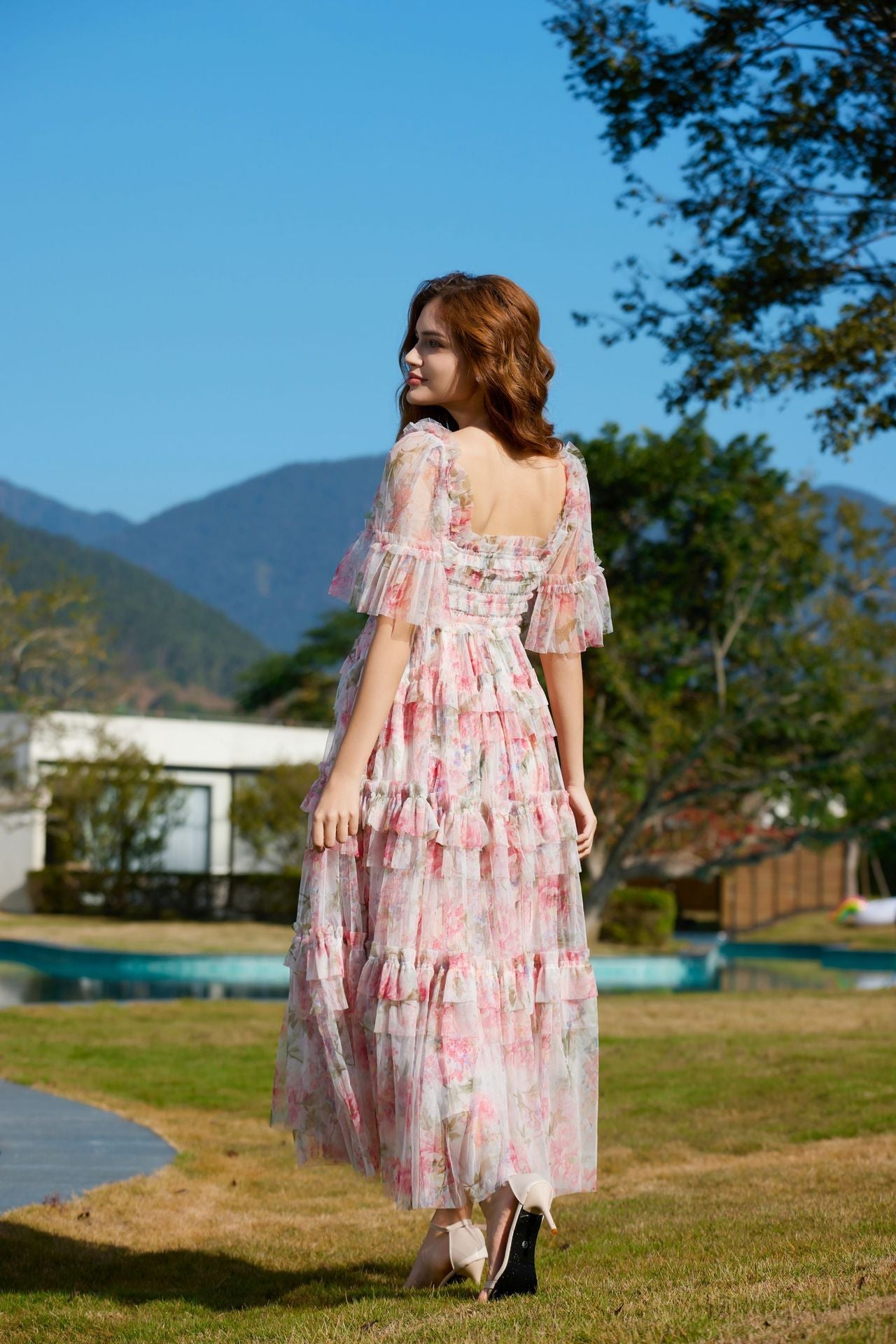 Flowy Halbe Ärmel Floral Ruffle Tulle Layered Hochzeit Gastkleider