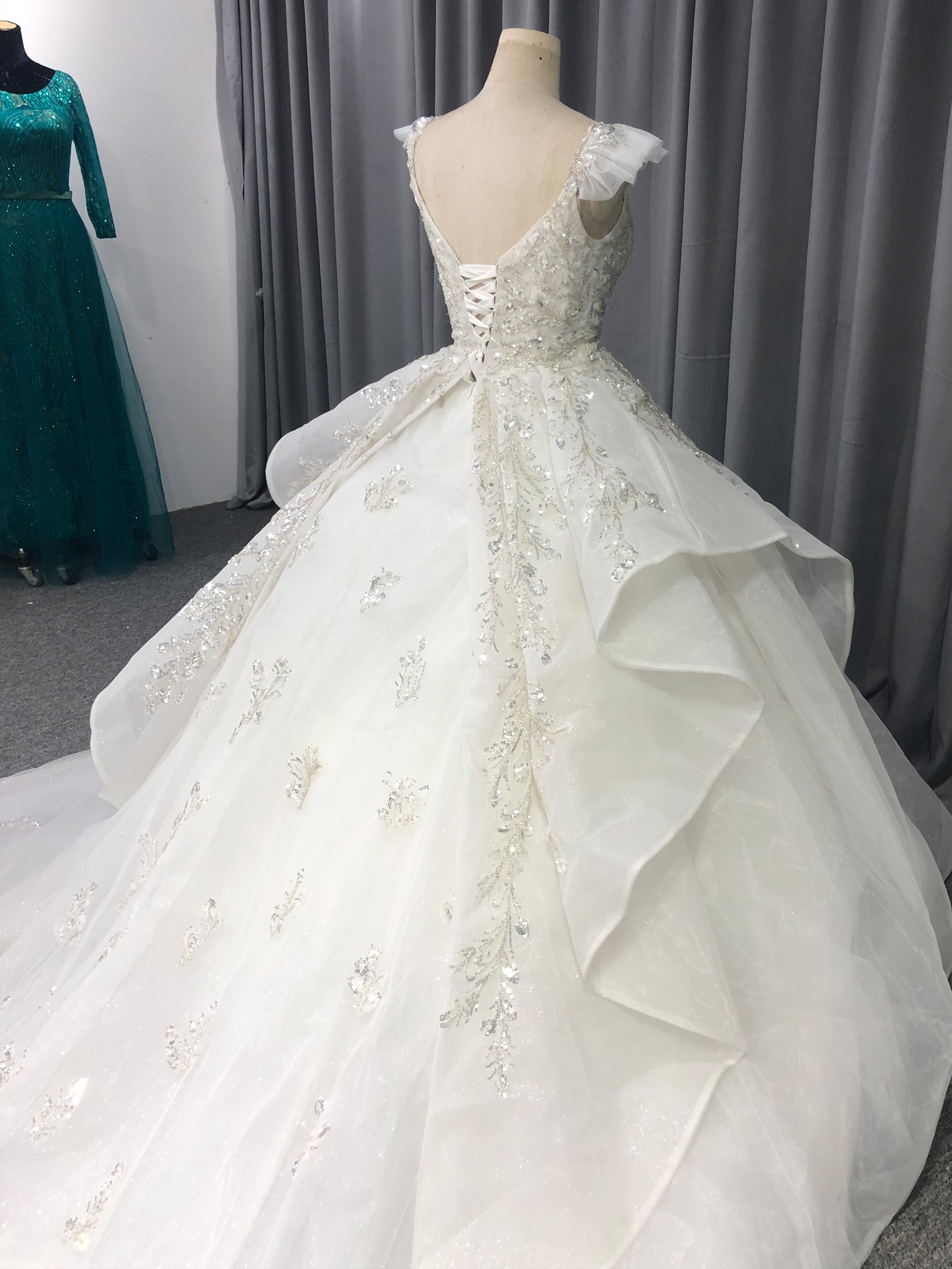 Glitzer Organza Kappenärmel Hof Schleppe Brautkleider