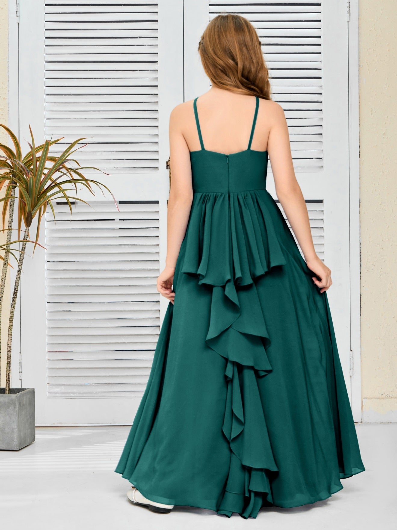 Elegantes Chiffon Junior-Brautjungfernkleid mit hängendem Ausschnitt