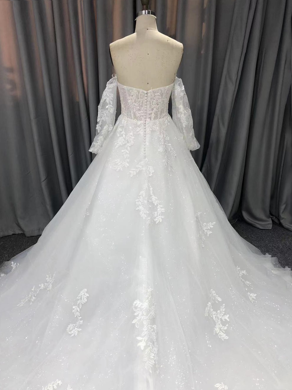 Sweetheart Hals aus der sollte Spitze Applikationen A-Linie Brautkleid mit Zug C0008