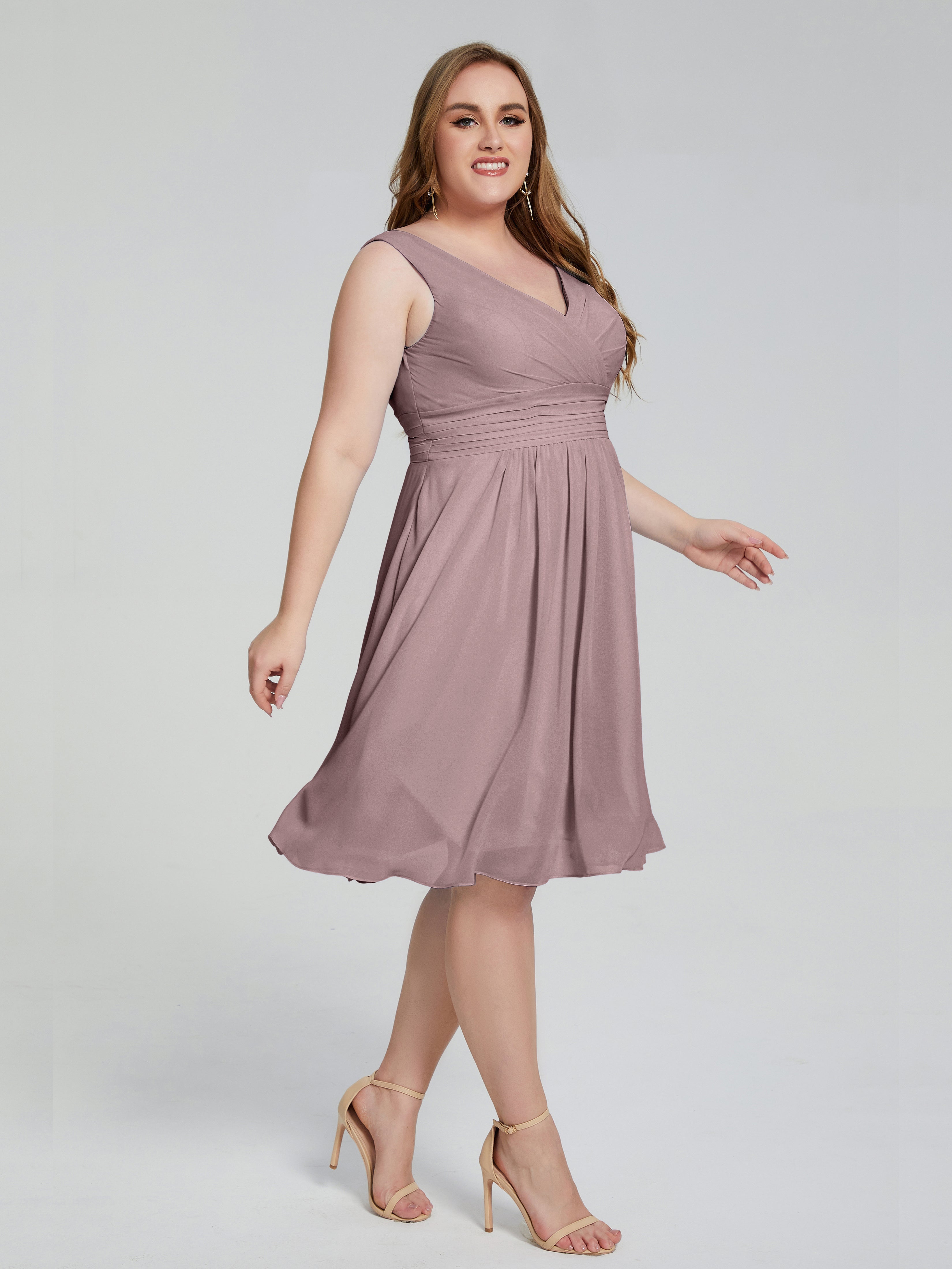 Callie Elegante V-Ausschnitt Chiffon Brautjungfernkleider in Übergröße