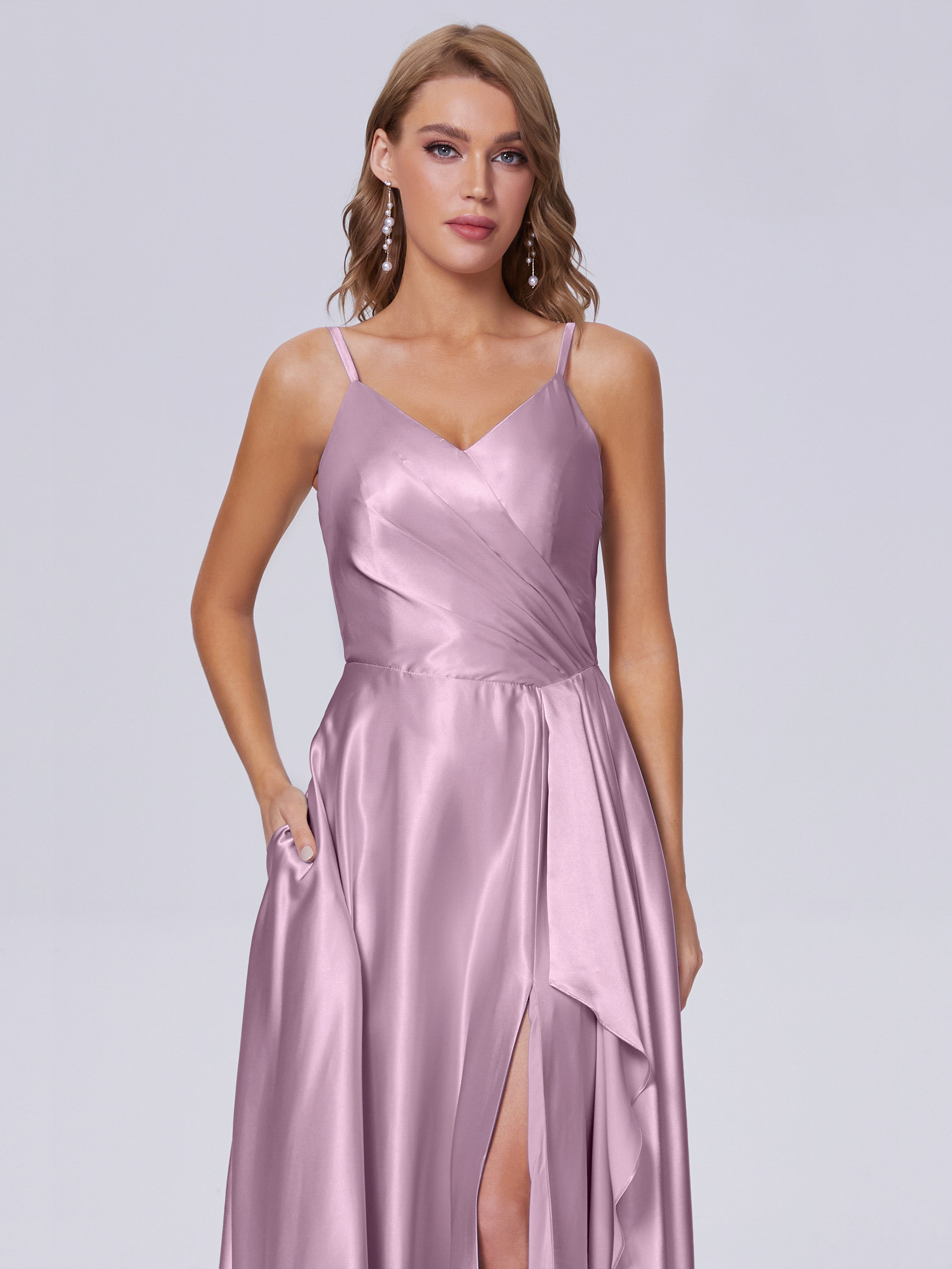 Lila Asymmetrische Weichem Satin Schlitz-Brautjungfernkleider