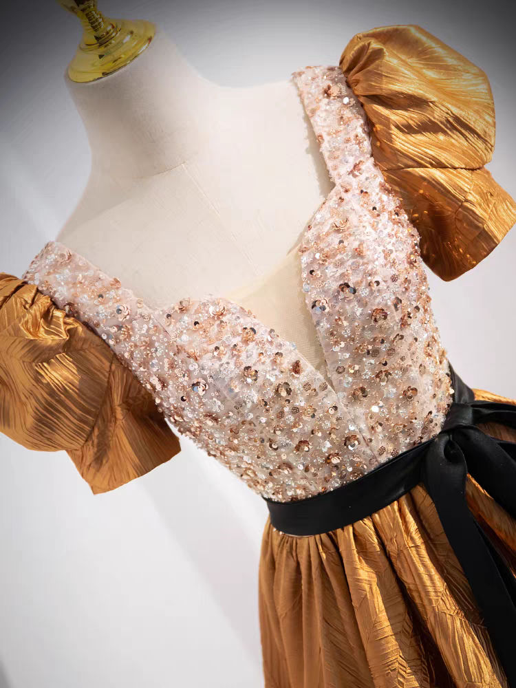 Gold Puffärmel V-Ausschnitt Pailletten Mieder Quinceanera Kleid